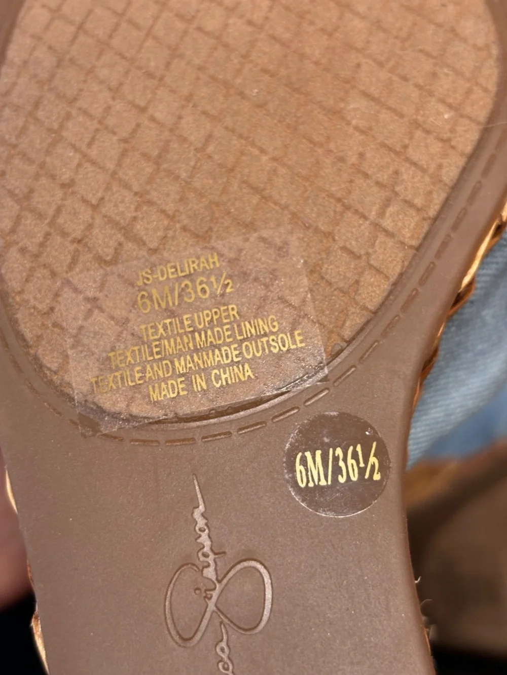 Jessica Simpson chic effortless